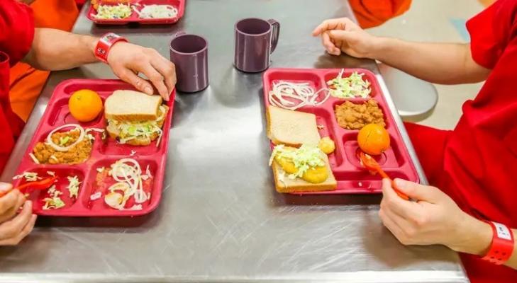 Un détenu vegan attaque l'état Suisse pour manque de repas appropriés...